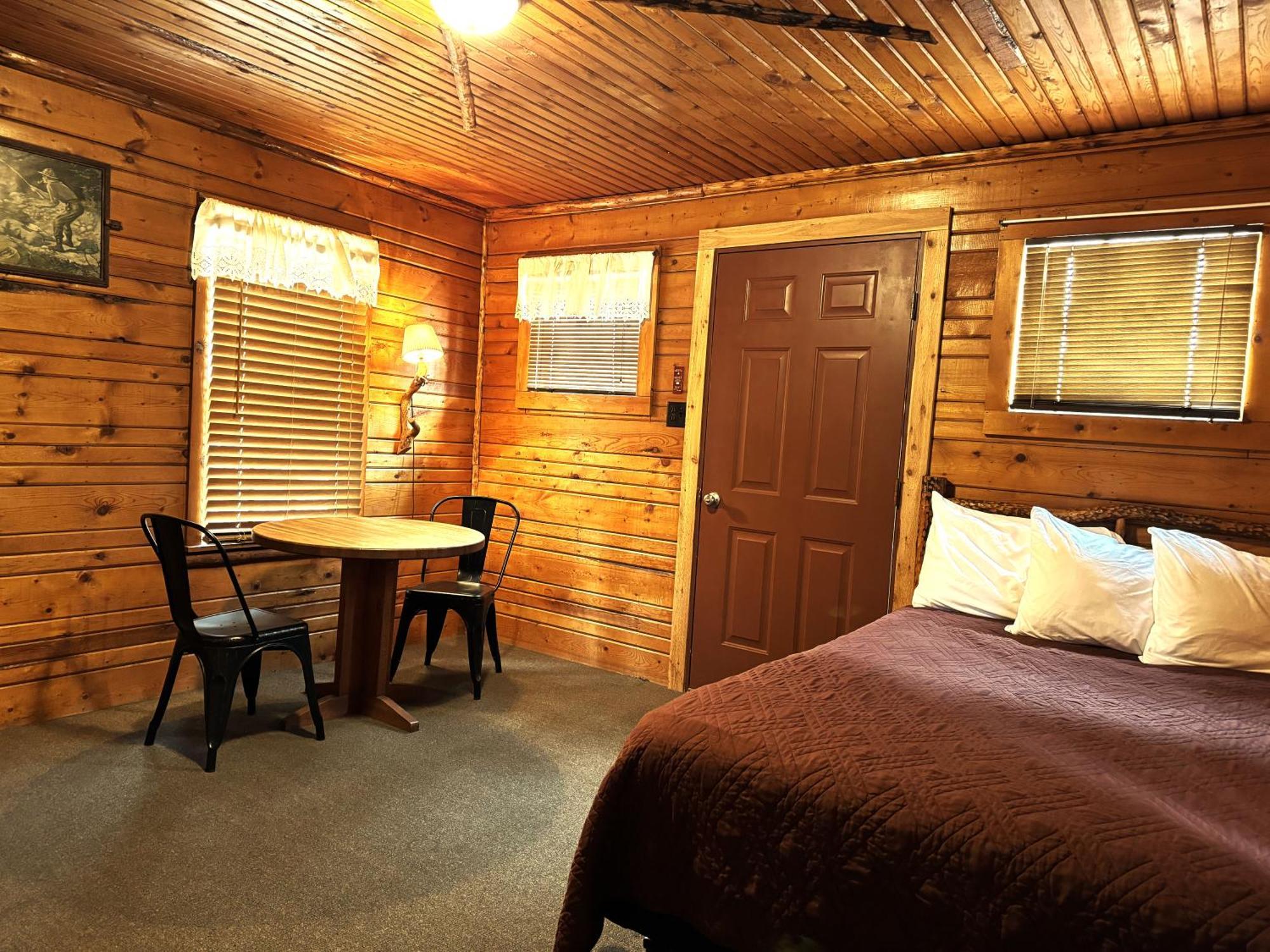Yellowstone Cabins And Rv West Yellowstone Zewnętrze zdjęcie