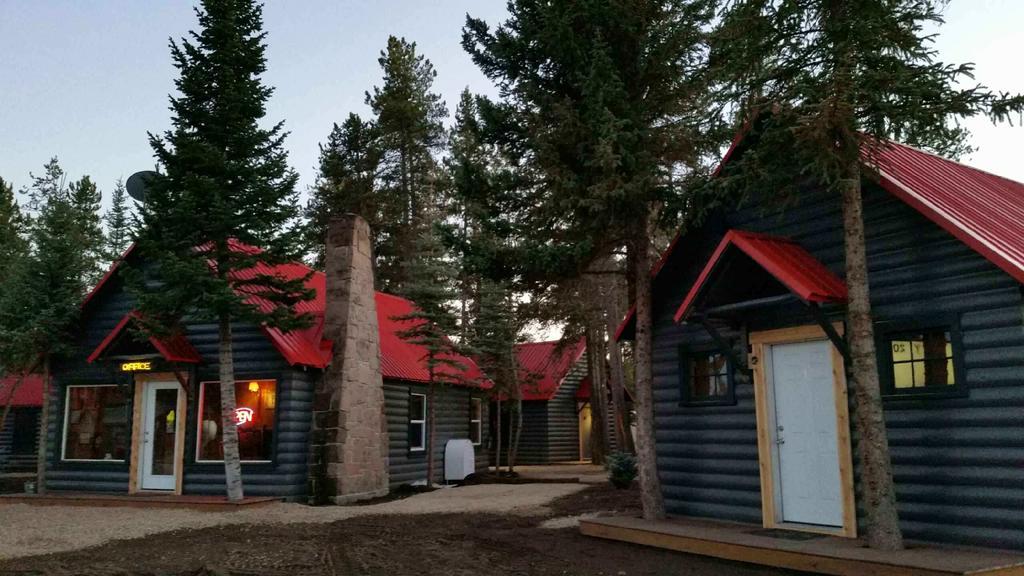 Yellowstone Cabins And Rv West Yellowstone Zewnętrze zdjęcie